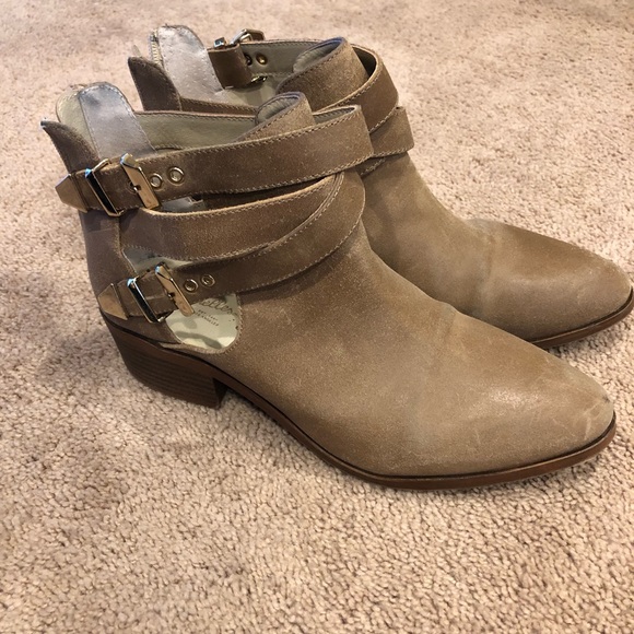 Seychelles “Scoundrel” Buckle bootie - Picture 2 of 6